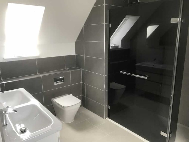Bathroom fitting