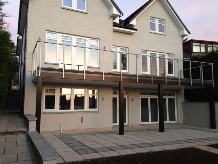 House extension with balcony